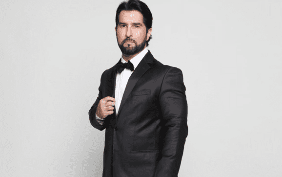 ENTREVISTA: Arturo Carmona regresa a BC con «Perfume de Gardenia»