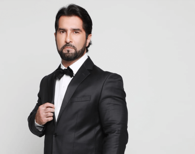 ENTREVISTA: Arturo Carmona regresa a BC con “Perfume de Gardenia”