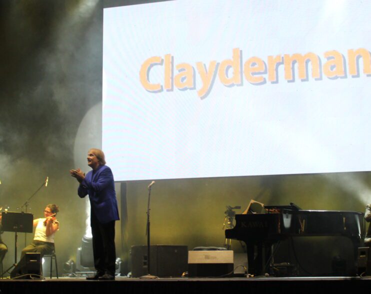 Richard Clayderman brindó baladas que enamoraron a Tijuana