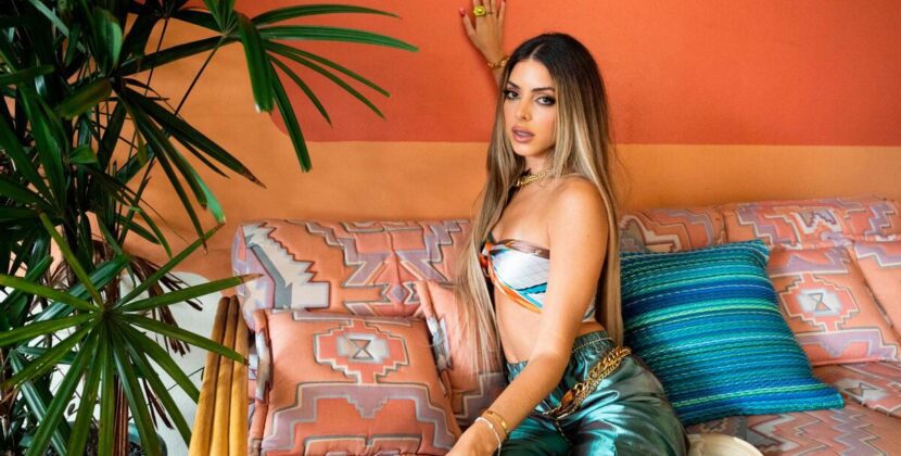 Explora Corina Smith su lado “Antisocial” 