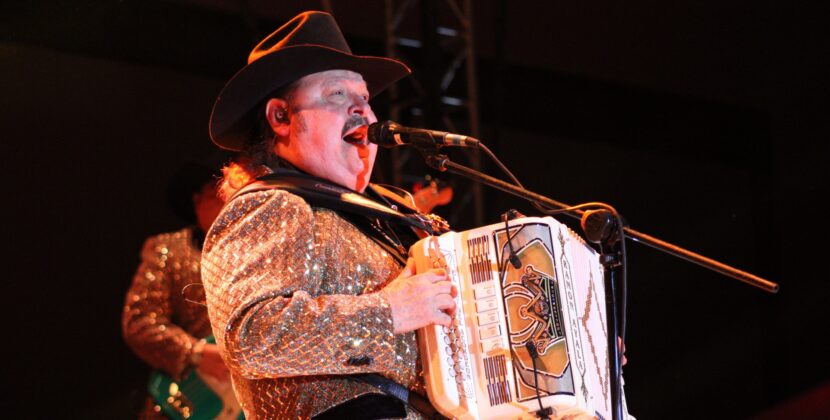 Se rinden al Rey del Acordeón en su regreso a Tijuana 
