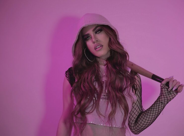 Emma se abre camino en la industria musical en México