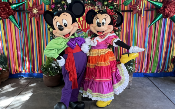 Festejaron onomástico Mickey y Minnie anunciando la próxima apertura Mickey’s Toontown