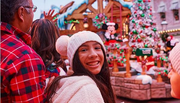 La magia de la Navidad llega a Disneyland Resort