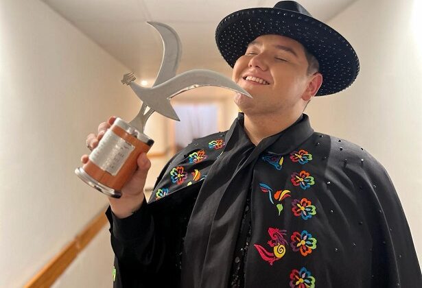Frank Di gana Gaviota de Plata representando a Mexico