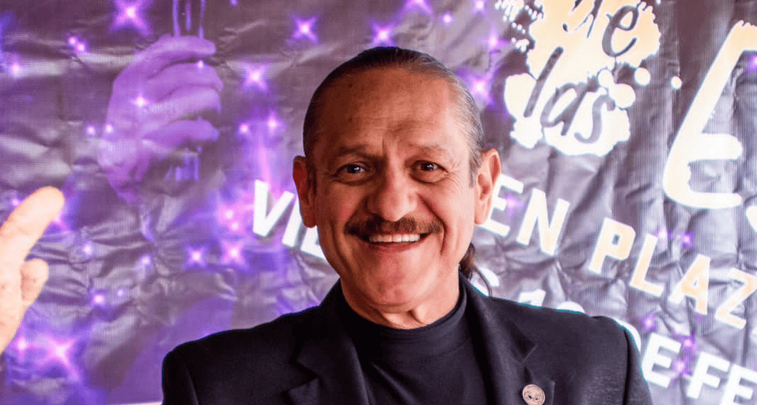 Con la develación de sus huellas, “Teo González” celebró 40 años de trayectoria