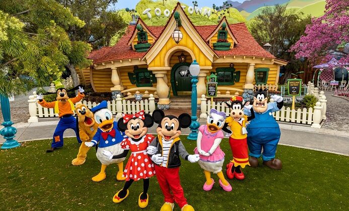 Mickey’s Toontown reabre sus puertas el 19 de marzo de 2023 en Disneyland Resort.