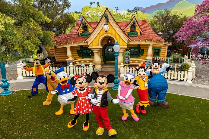 Mickey’s Toontown reabre sus puertas el 19 de marzo de 2023 en Disneyland Resort.