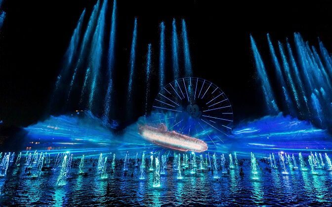 El tema «Start a Wave» de «World of Color» se transmite en las plataformas digitales