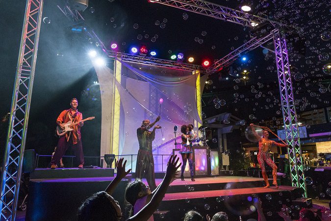 Vive la vida silvestre de noche en“Nighttime Zoo”