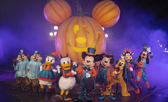 Disneyland Resort da la bienvenida al otoño con Halloween Time y Plaza de la Familia