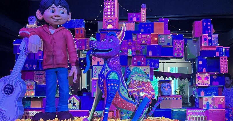 Chefs hispanos realizan monumento de azúcar inspirado en COCO