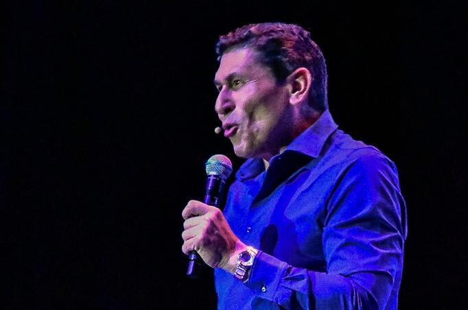 César Lozano: Detrás de una persona difícil, la tristeza se esconde