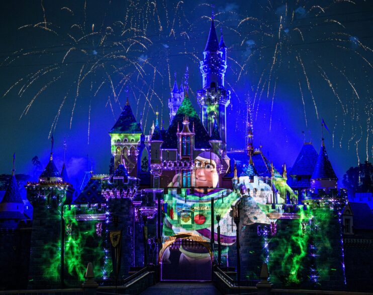 Pixar Fest presenta nuevos espectáculos de día y noche 