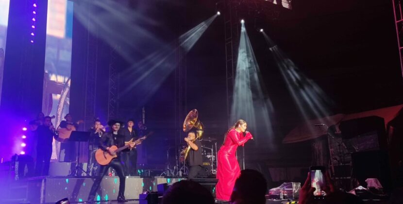 Monumental concierto de Yuridia