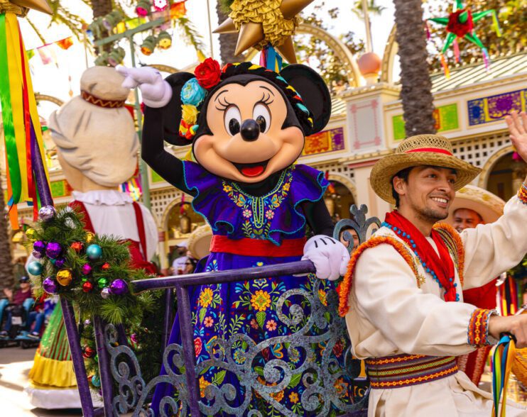 Disneyland Resort se viste de navidad