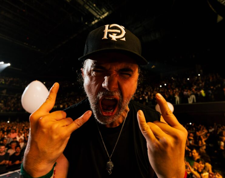 Héctor Quintana, nominado al Grammy Americano junto a Alice Cooper