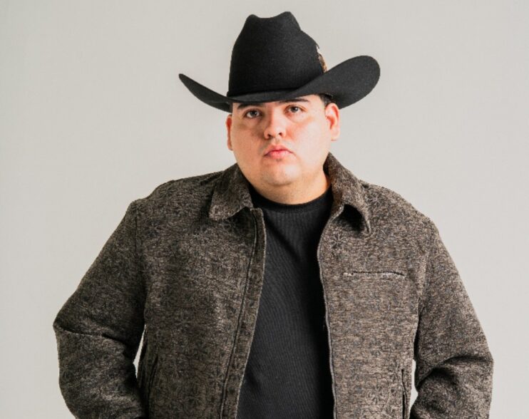 Alex Ortiz emerge en la industria musical con “Qué fácil se te hace”
