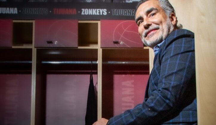 Regresa Nayo Escobar a la región con la showferencia “El Círculo de la Plenitud”