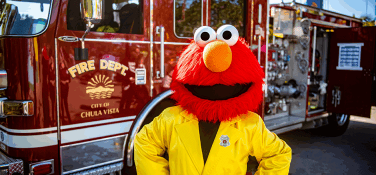 Sesame Place San Diego honra a los héroes locales