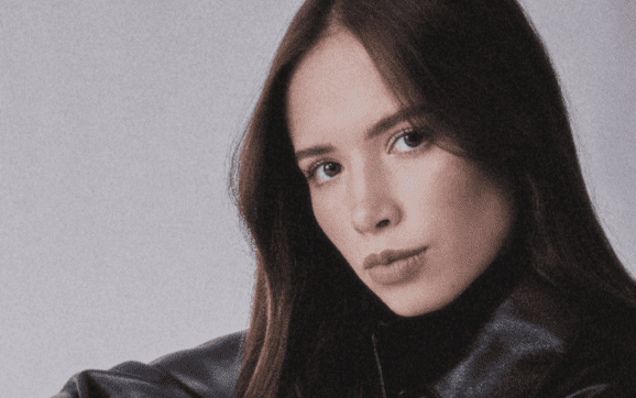 Costanza Andrade combina su carrera de actriz y empresaria