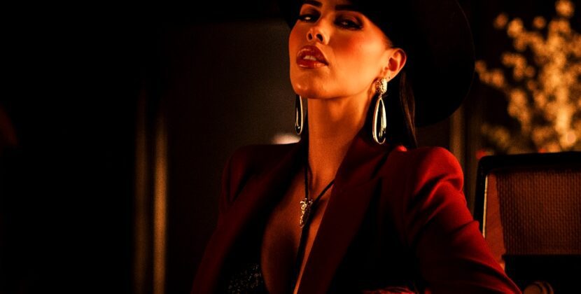 Adriana Ríos firma alianza con Interscope Records