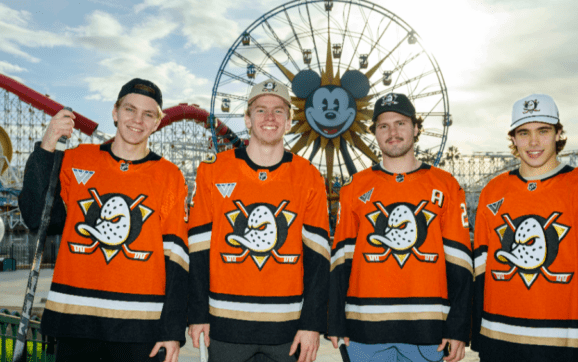 Disney California Adventure celebra el día de Anaheim Ducks Hockey Club
