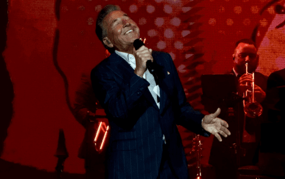 Ricardo Montaner presentó más que un concierto, una entrega de amor