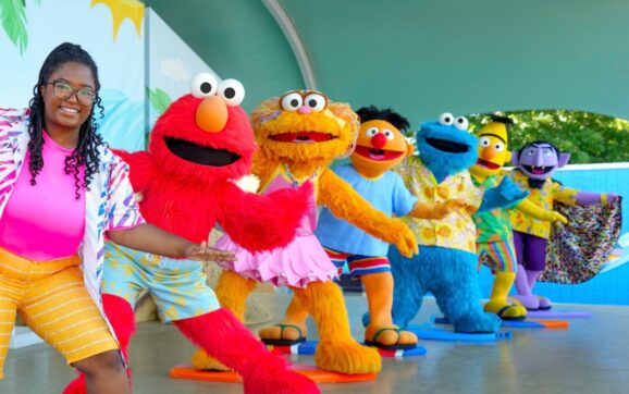 Sumérgete en la diversión veraniega en Sesame Place San Diego
