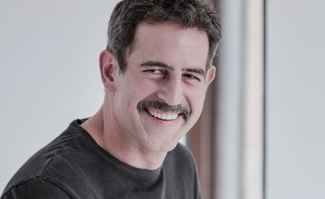 Rubén Zamora interpreta a ‘Raúl Castillo’ en la serie “DOC” de Netflix