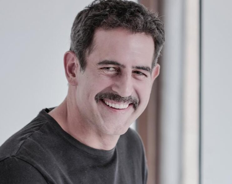 Rubén Zamora interpreta a ‘Raúl Castillo’ en la serie “DOC” de Netflix