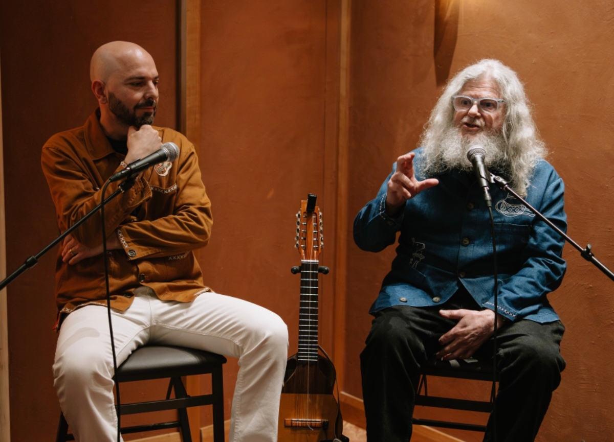 Gustavo Santaolalla y Julián Bedel presentaron “Ronroco”