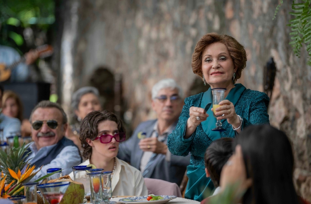 Adriana Barraza regresa a la televisión mexicana con “Una Familia Complicada”