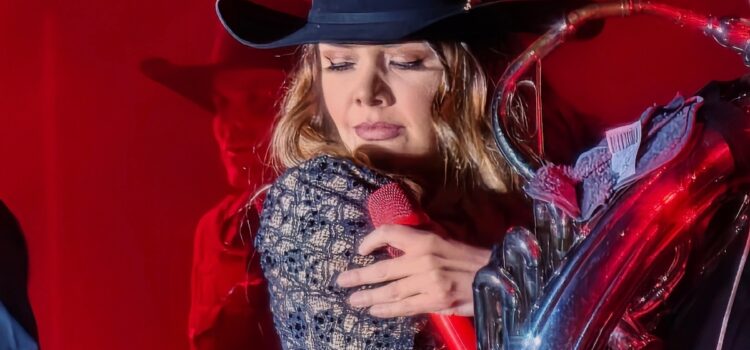 Yuridia conquista a Tijuana con espectacular noche
