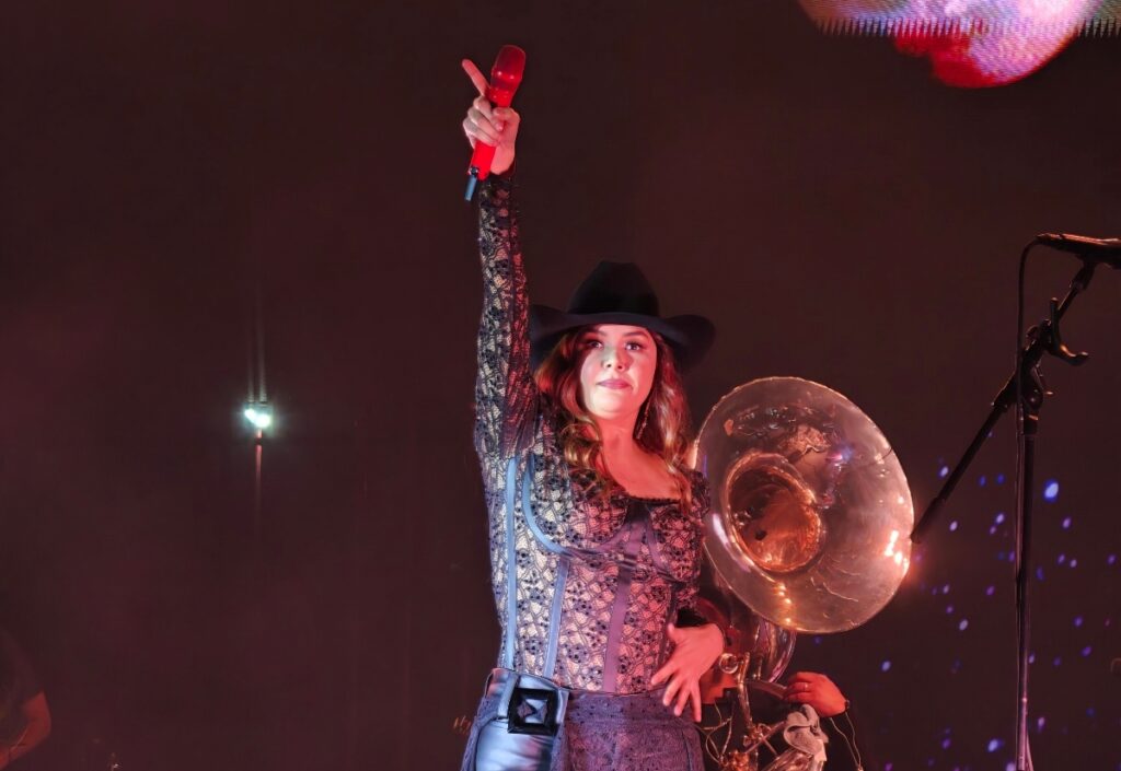 Yuridia conquista a Tijuana con espectacular noche